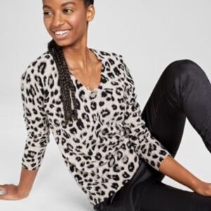 Charter Club Cashmere Luxury V Neck Sweater in Cheetah Print Size S